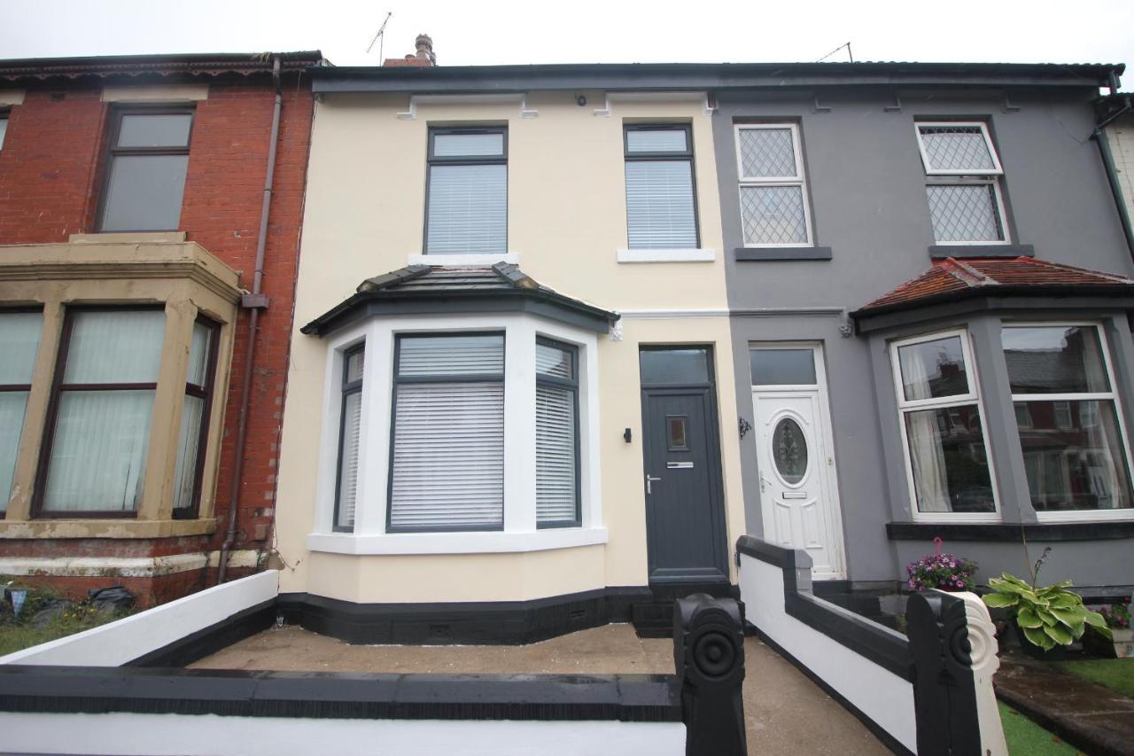 Media Manor - Fully Refurbished In 2022 - Large 6 Bedrooms, 3 Bathrooms Plus Media Games Room Blackpool Exteriér fotografie