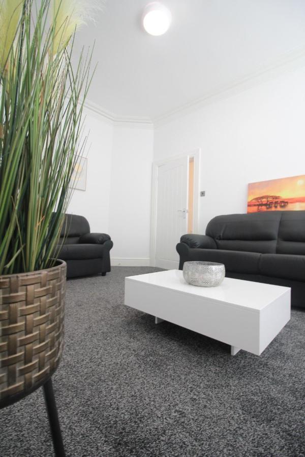 Media Manor - Fully Refurbished In 2022 - Large 6 Bedrooms, 3 Bathrooms Plus Media Games Room Blackpool Exteriér fotografie